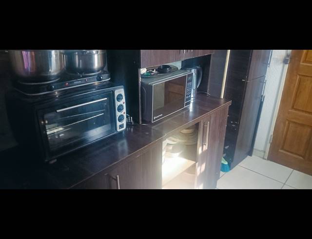 3 BEDROOM FREEHOLD FOR SALE IN WINDMILL PARK